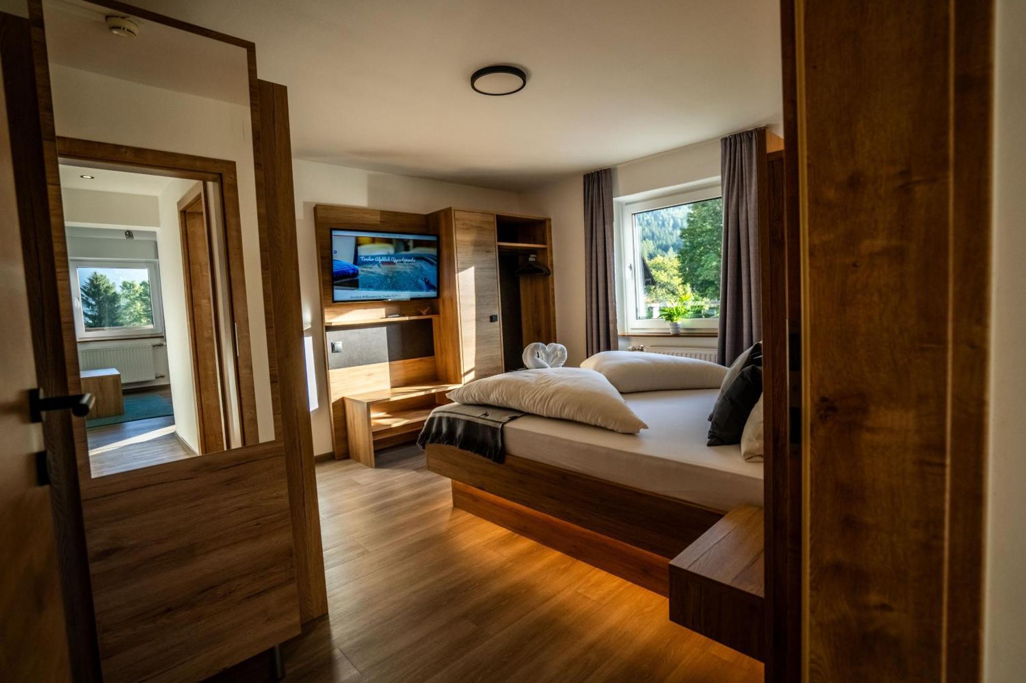 Tiroler Alpblick Appartements Ервальд Екстер'єр фото